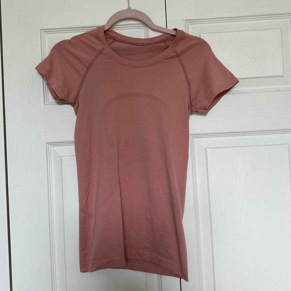 Lululemon Swiftly Tee light pink/beige. Size 4
